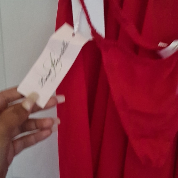 Lingerie - Picture 2 of 2